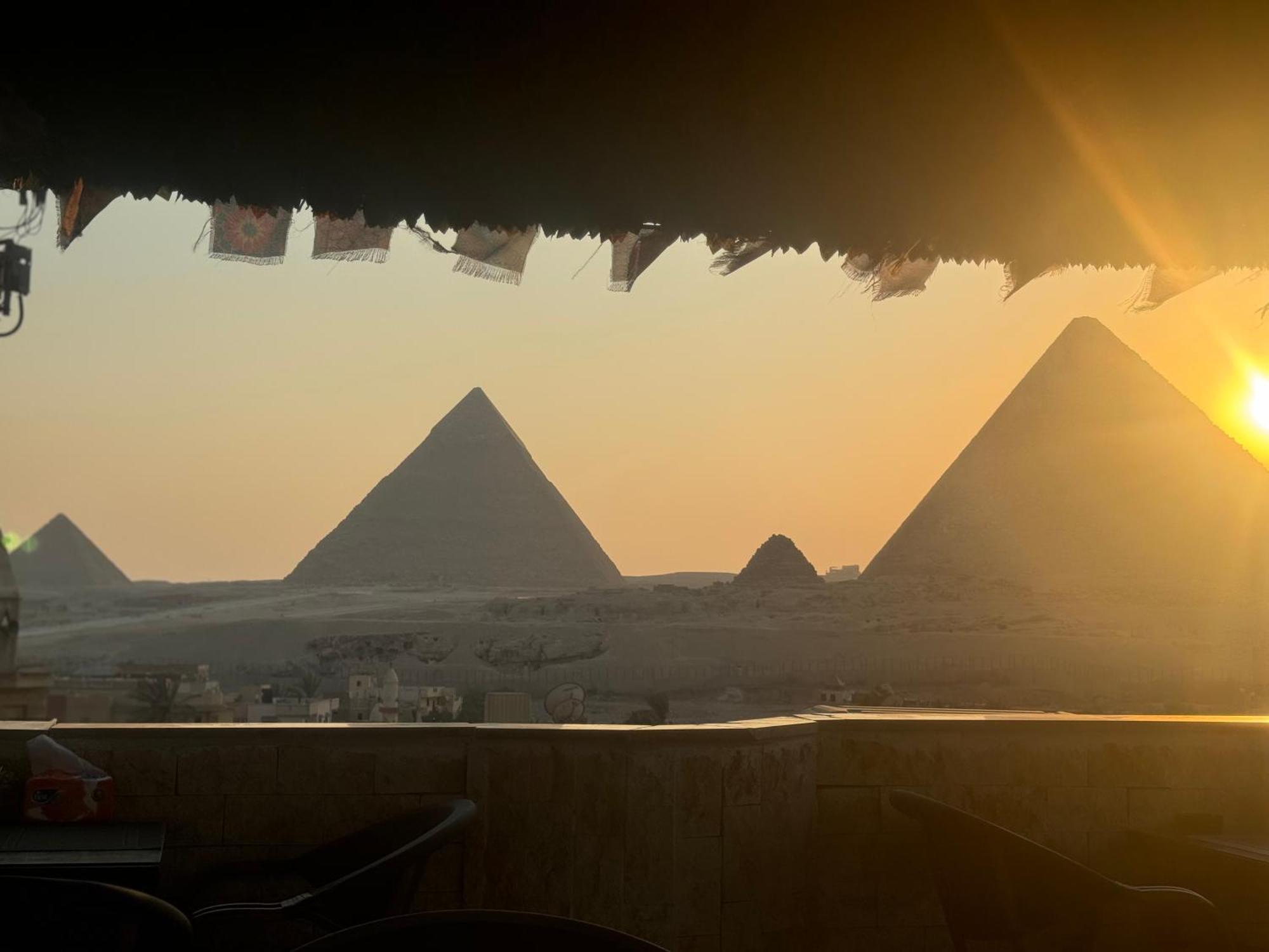 Historical Pyramids Hills Hotel Kairo