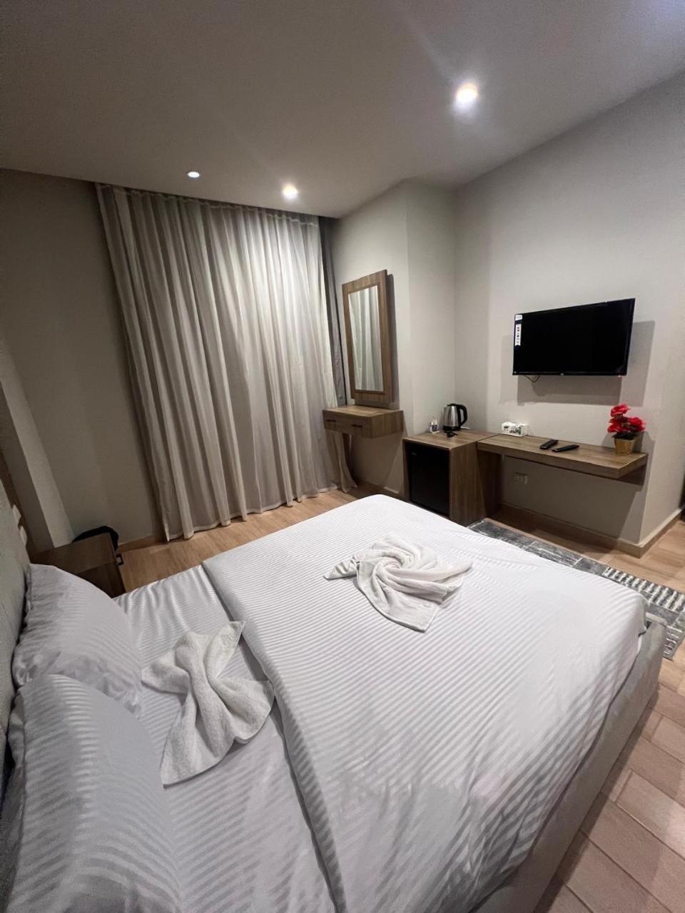 Hotel Historical Pyramids Hills 3*